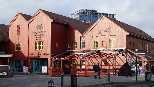 Haukeli – Kristiansand – Hjørring Fiskebrygga er et byområde i Kristiansand som ligger mellom Kvadraturen og Lagmannsholmen. Fiskemarkedet på Fiskebrygga er en av byens turistattraksjoner,...