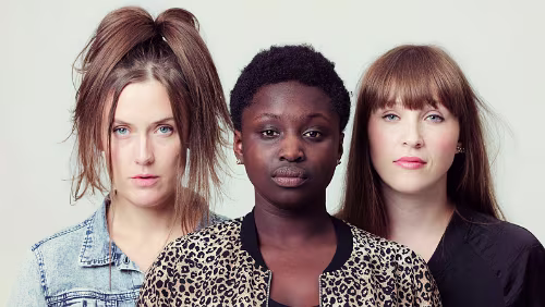 PolarJazz 2019 Fredag 1. februar | 20:00 | GURLS | Kulturhuset Det er godt gjort å stappe så mye ubestridt og dagsaktuelt jazztalent inn i en trio, men det er altså det GURLS...