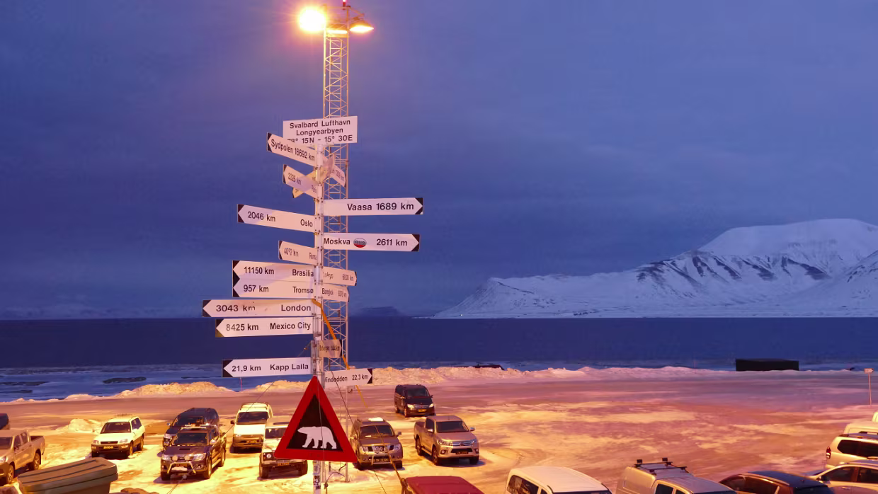03.02.2019 Longyearbyen – – – Tromsø Karte – Reiseroute So 03.02.2019 FLY Longyearbyen – – – Tromsø SK4425, 738, 14:55 – 16:30 / 1 Std. 45 Min. Unterkunft...