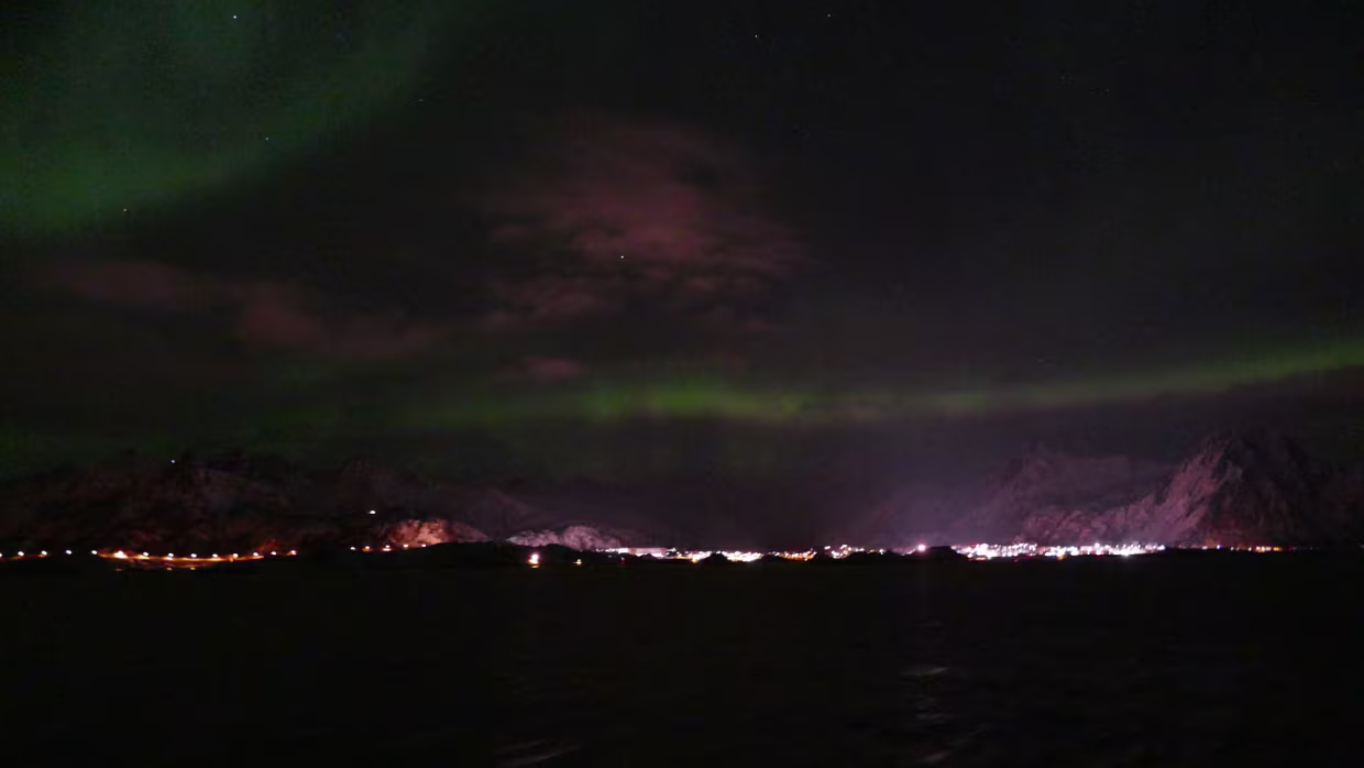 04.02.2019 Tromsø – Svolvær – Karte – Reiseroute Mo 04.02.2019 Tromsø – Svolvær (33 AQ43) / 6 Std. 0 Min. (424 km) Eniro Routenvorschlag Die...