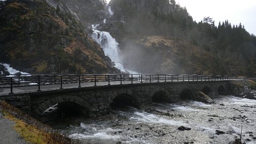 Vågsli - Bergen Am Låtefossen