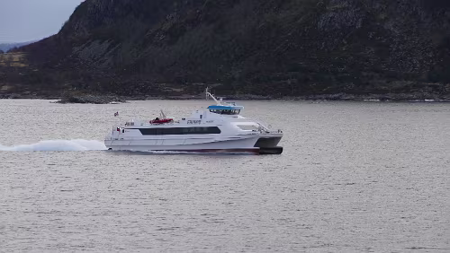 Ålesund – Trondheim Schnellbote verkehren zwischen den Inseln