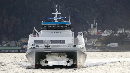Ålesund – Trondheim Das Schnellboot von Ålesund kommt