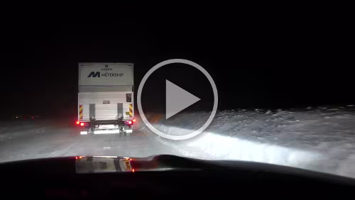 Trondheim – Storjord i Tysfjord Nach zwei Stunden setzt sich die Kolonne in Bewegung, aber nicht für lange