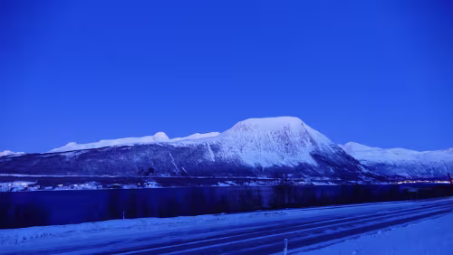 Storjord i Tysfjord – Tromsø Kurz vor Nordkjosbotn, das rechts am Fjordende des Balsfjord liegt