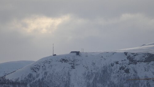 Tromsø – Longyearbyen Am Tromsø lufthavn Langnes