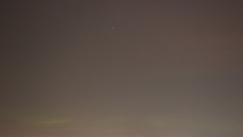 Derweil in Trondheim Krass. zur selben Zeit hat es in Trondheim leichte Polarlichter am Himmel