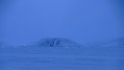 Longyearbyen In der Mitte sieht man die Gebäude einer alten Grube