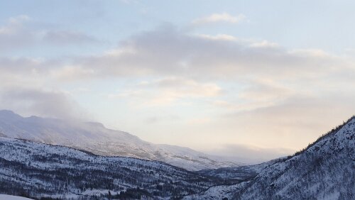 Tromsø – Vuollerim Noch in Norge, der Blick in Richtung Osten, Finnland, verspricht schönes Wetter
