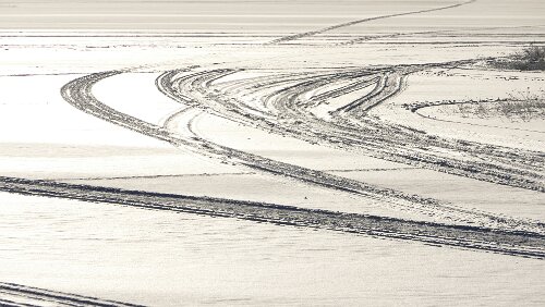 Östersund – Sunne Der Kyrksjön ist ein See in der Nähe von Ytterhogdal (Jämtland). Der Kyrksjön liegt im Einzugsgebiet von Sveg, das rund 33 Kilometer vom See entfernt ist.