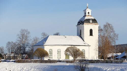 Östersund – Sunne Ytterhogdals kyrka är en kyrkobyggnad i Ytterhogdal. Den är församlingskyrka i Ytterhogdal, Överhogdal och Ängersjö församling i Härnösands stift. Kyrkan ligger...