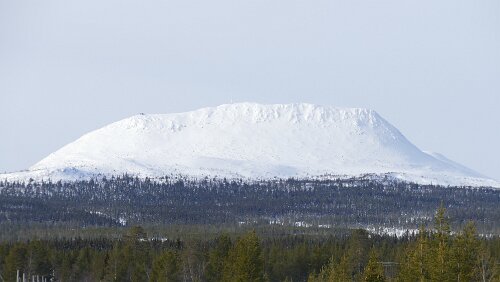 Östersund – Sunne Hovärken är ett fjäll i Lofsdalen, Härjedalens kommun, i landskapet Härjedalen. Hovärken är ett karaktäristiskt fjäll vars sydsluttning används för...