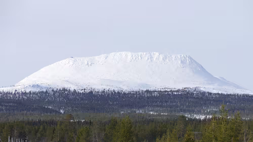 Östersund – Sunne Hovärken är ett fjäll i Lofsdalen, Härjedalens kommun, i landskapet Härjedalen. Hovärken är ett karaktäristiskt fjäll vars sydsluttning används för...