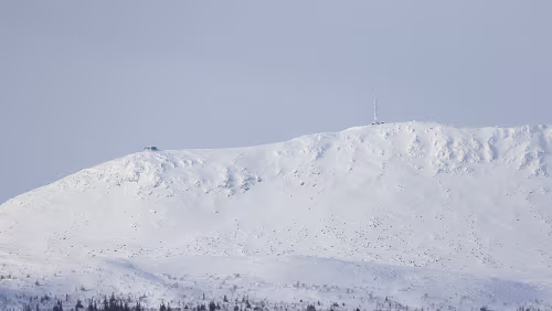 Östersund – Sunne Hovärken är ett fjäll i Lofsdalen, Härjedalens kommun, i landskapet Härjedalen. Hovärken är ett karaktäristiskt fjäll vars sydsluttning används för...