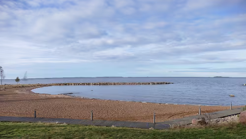 Sunne – Malmö Vänern (deutsch auch Vänersee, früher auch Wenersee) ist ein See im Südwesten von Schweden, gelegen zwischen den historischen Provinzen Dalsland, Värmland und...