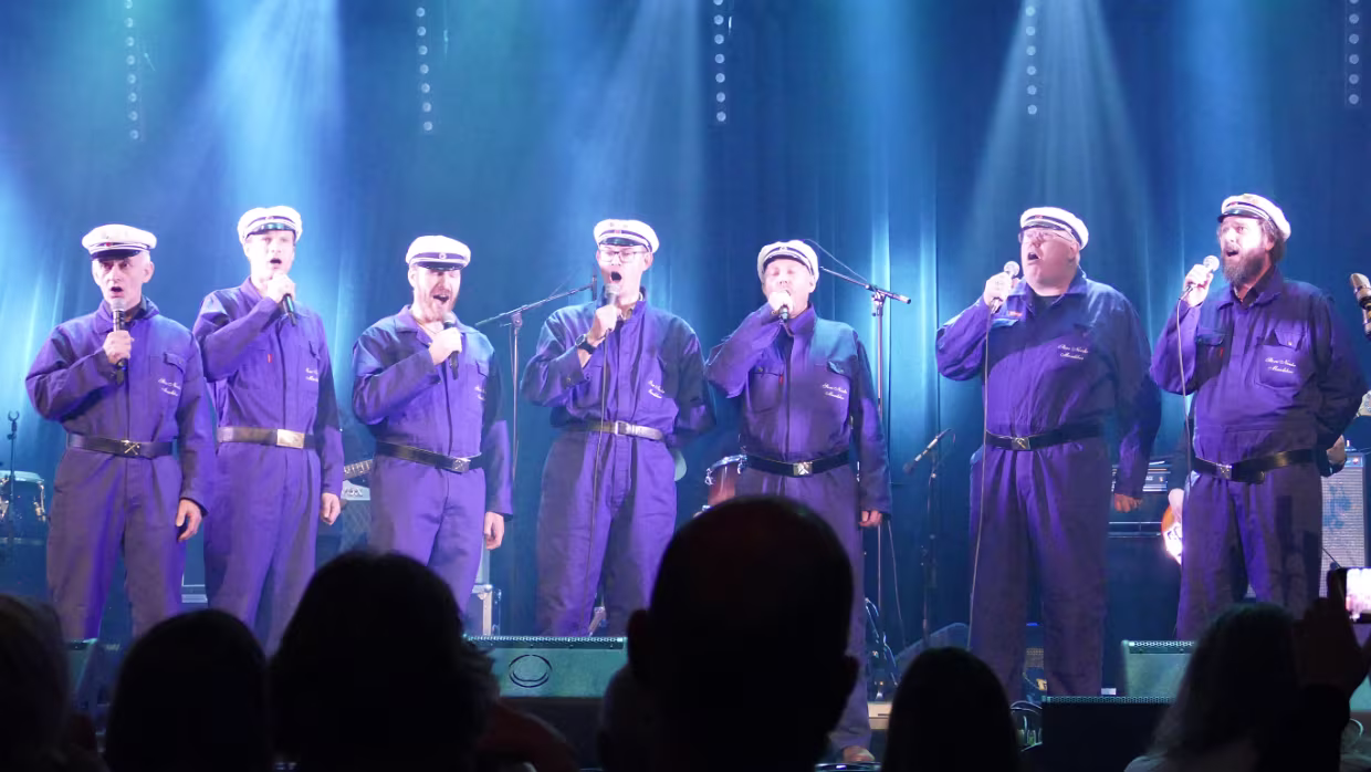 30.01.2020 Tromsø – – – Longyearbyen Karte – Reiseroute Do 30.01.2020 Tromsø – – Longyearbyen, 1 Std. 40 Min. (ca. 1.026 km [Flug]) Unterkunft Unterkunft...