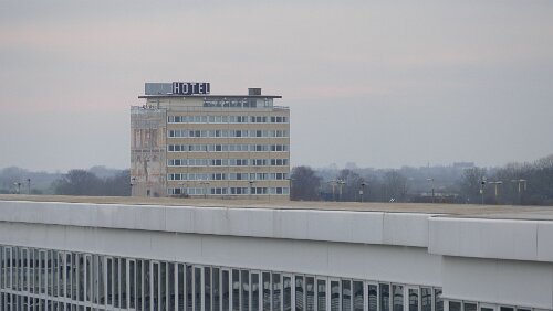 Hahnstätten – Puttgarden – – Rødby – Malmö Das olle Hotel steht so verlassen auch schon seit Jahren in Puttgarden, kaum vorstellbar, dass das mal irgendwann gut besucht war.