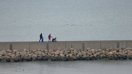 Hahnstätten – Puttgarden – – Rødby – Malmö Spazieren gehen und ein- und auslaufende Schiffe gucken geht immer.