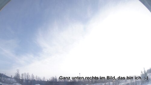 Vuollerim – Tromsø Ganz unten rechts im Bild, das bin ich. :-) Erst jetzt verstehe ich das, die Kamera hängt in dem Bahnwagon, den man auf dem nächsten Bild sieht. Dort kann man...