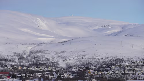 Tromsø – Longyearbyen Blick vom Rande des Flughafens in die Gegend um Tromsø.