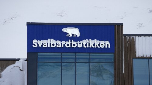 Tromsø – Longyearbyen Die Svalbardbutikken, alles ganz neu.