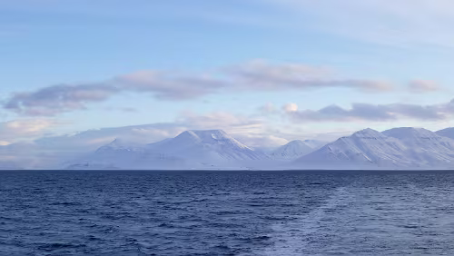 Fjordcruise towards the Esmark Glacier & Barentsburg Panorama