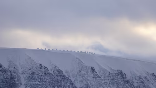 Fjordcruise towards the Esmark Glacier & Barentsburg Radarstationen (Svalbard Satellite Station) von KSAT.