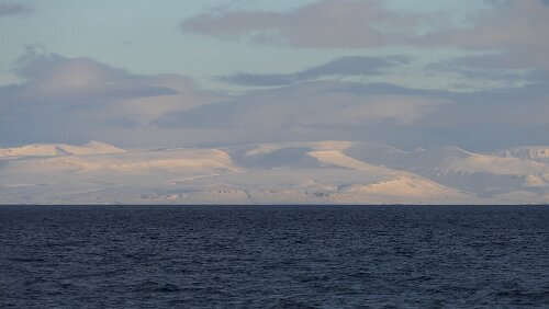 Fjordcruise towards the Esmark Glacier & Barentsburg Schnee und Eis, zumindest an Land.