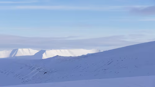 Ice cave tour with snowcat Da scheint die Sonne schon.