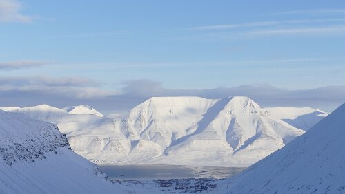 Ice cave tour with snowcat Zwischenhalt auf halber Strecke nach Longyearbyen.
