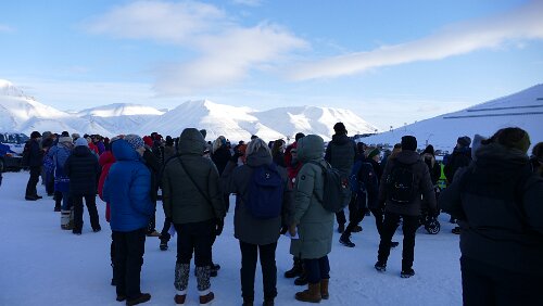 Solas tilbakekomst Warten auf die Sonne.