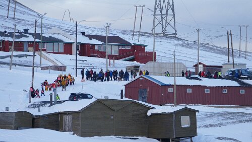 Longyearbyen Die Versammlung löst sich immer noch auf.