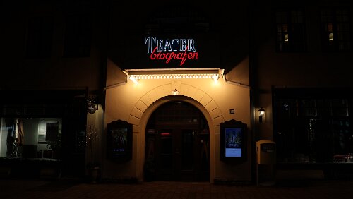 Sunne Sunne by night.