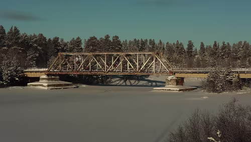 Östersund – Vuollerim Brücke der Inlandsbanan über den Ångermanälven.