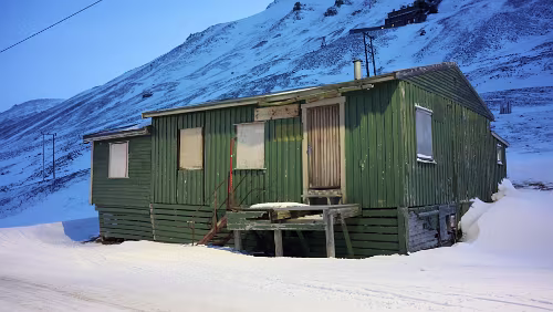 Longyearbyen Am unteren Ende von Nybyen.