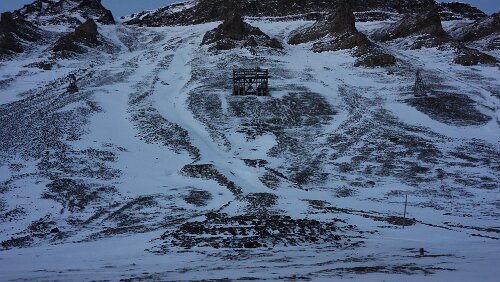 Longyearbyen Hier war eine Steinlawine runter gekommen.