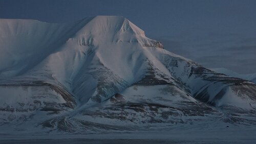 Longyearbyen Das Hiorthfjellet, höchster Punkt 926 ü.d.M.
