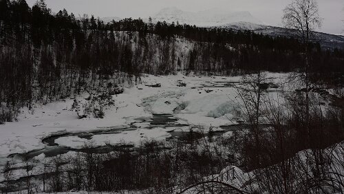 Tromsø – Skarberget – – Bognes – Bodø Der Målselvfossen.