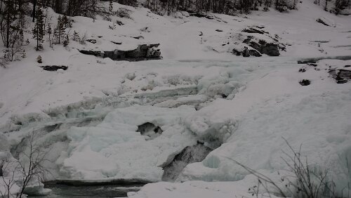 Tromsø – Skarberget – – Bognes – Bodø Der Målselvfossen.