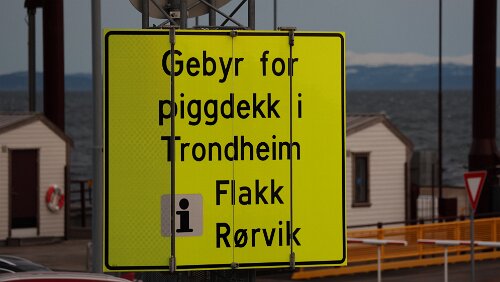 Mosjøen – Trondheim Für Spikesreifen muss man in Trondheim bezahlen.