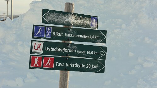 Geilo Ich gehe den Rundweg um den Ustefalsfjorden. Es ist eine Langlaufloipe.