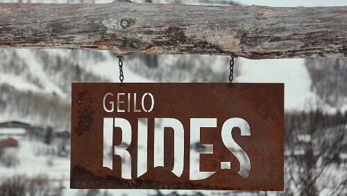 Geilo GEILO: EN SYKKELPERLE I HØYDEN . Es geht hier nicht um Pferde, sondern um Fahrräder.