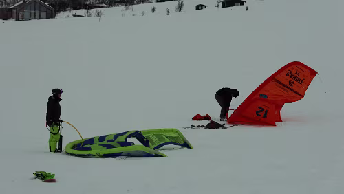 Geilo – Larvik – – Hirtshals – Aarhus Mit dem Kite-Drachen im Schnee surfen.