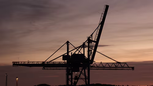 Geilo – Larvik – – Hirtshals – Aarhus Kräne im Hafen von Larvik.