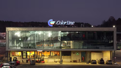 Geilo – Larvik – – Hirtshals – Aarhus Terminalgebäude von ColorLine in Larvik.