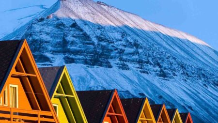 PolarJazz 2023 Siden Svalbard ble oppdaget av den nederlandske kapteinen Willem Barentsz i 1596 er denne øya 74° nord i disse dager veldig enkel å komme seg til. Du kan reise...