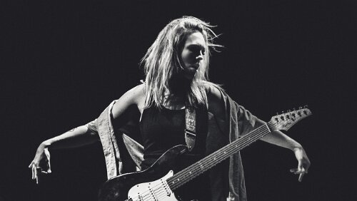 PolarJazz 2023 Fredag 3. februar | 23:00 | TORA | Huset TORA er et fyrverkeri av et band med Norges nye gitarheltinne Tora Dahle Aagård i spissen. Hun gjør seg stadig bemerket...