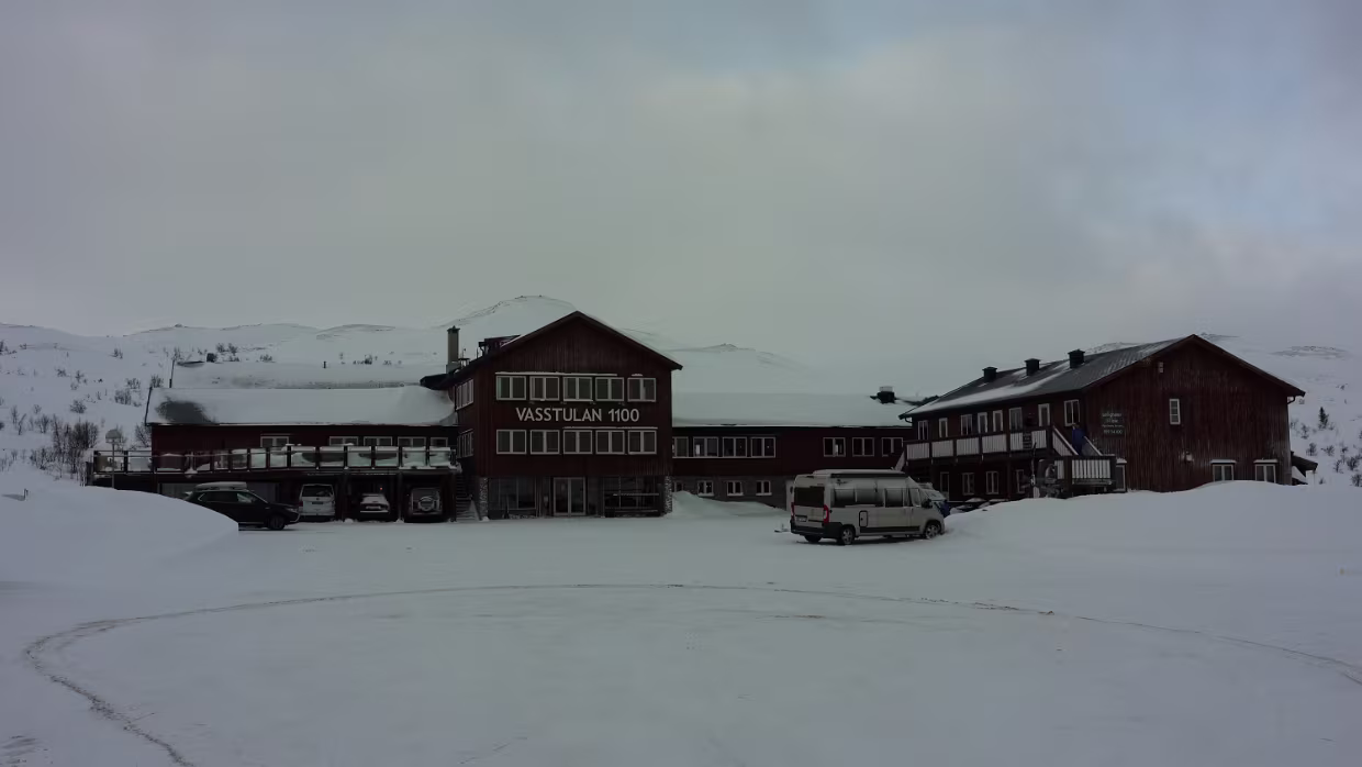 11.02.2023 Geilo – Larvik – – Hirtshals – Aarhus Karte – Reiseroute Sa 11.02.2023 Geilo – Larvik – – Hirtshals – Aarhus 4 Std. 1 Min. (253 km) 2 Std. 1 Min. (187 km)...