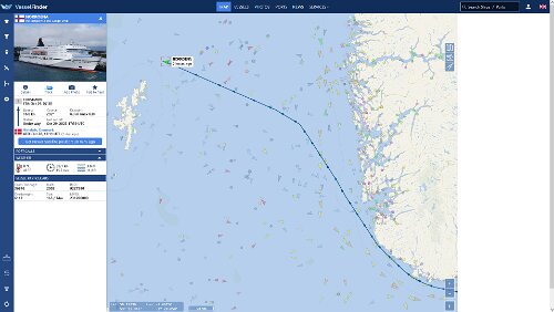 Auf See Das Schiff ist ganz dicht an der norwegischen Küste entlang gefahren, man konnte sie mit bloßem Auge sehen. Dafür sind wir zu weit an den Shetland-Inseln vorbei...