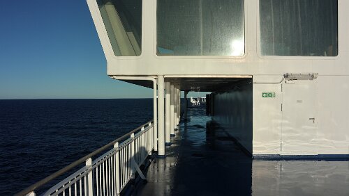 Auf See Linien, überall.